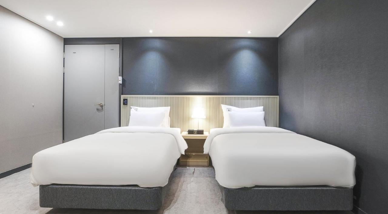 Jj Hotel Сеонгнам Екстериор снимка