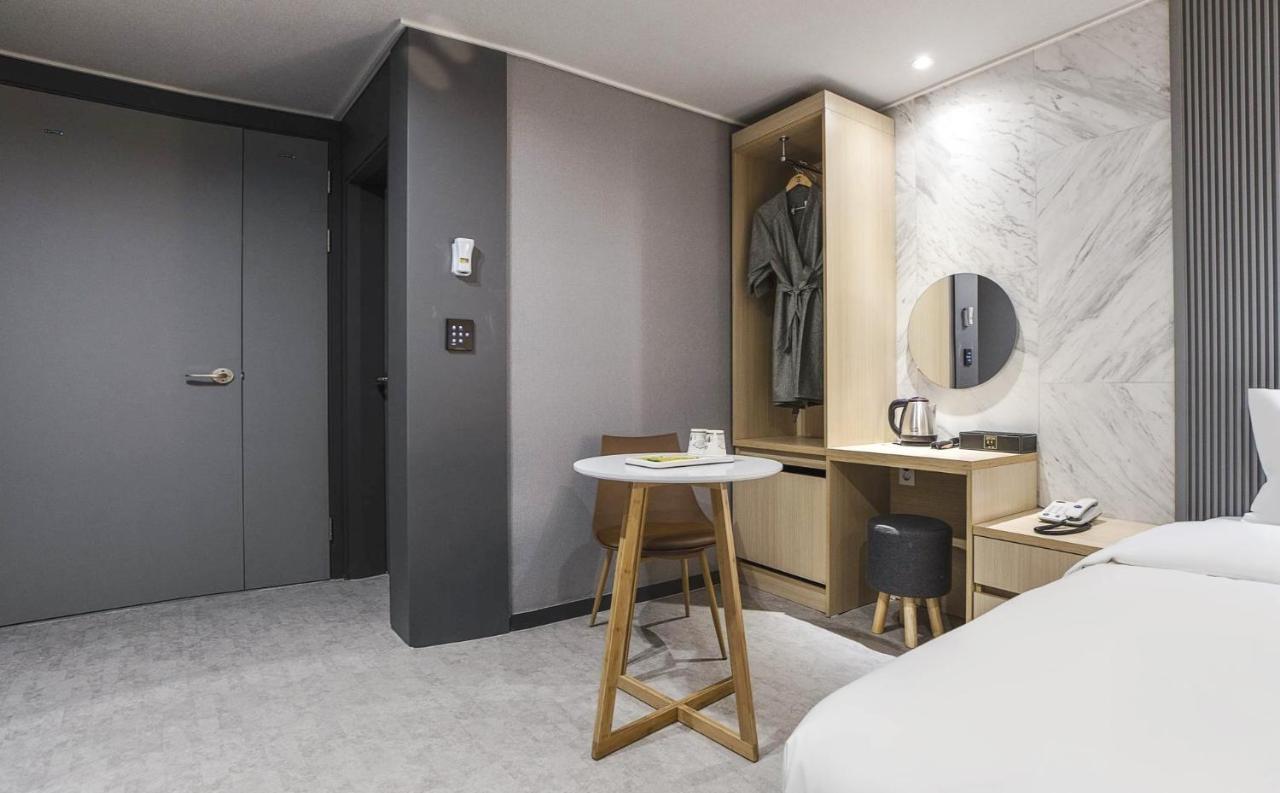 Jj Hotel Сеонгнам Екстериор снимка