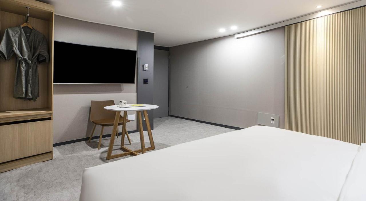 Jj Hotel Сеонгнам Екстериор снимка